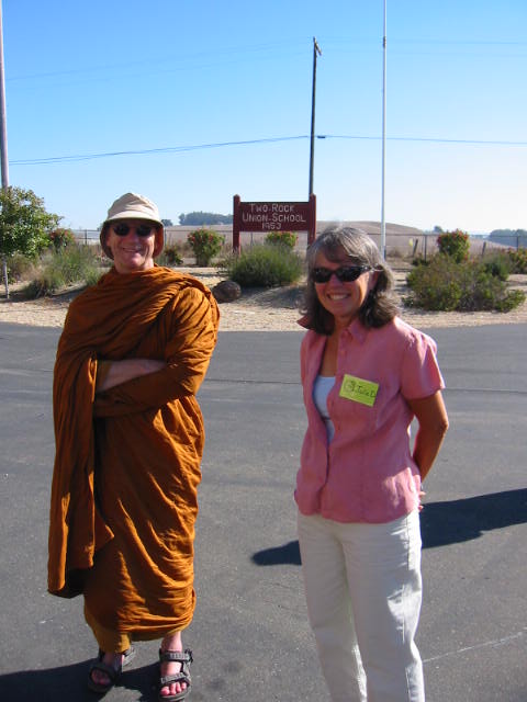 Julie&Ajahn_Pasanno.jpg